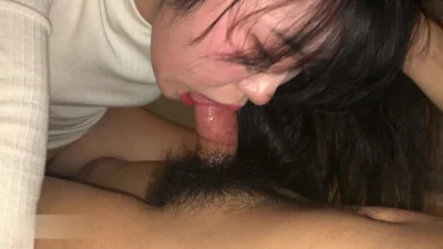 女友认真吃鸡的样子真美