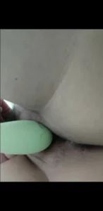 大学情侣出租屋和女友视频作爱